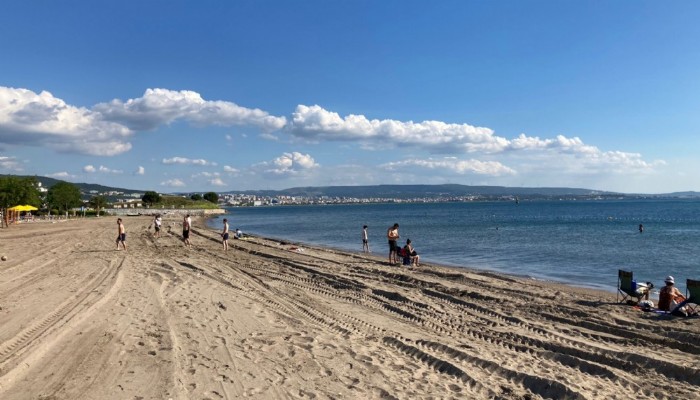 Sıcaklıklar arttı, vatandaş kendini denize attı