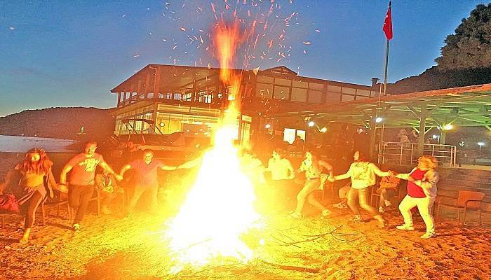 Kaz Dağları’nın Eteğinde Kamp Ateşi