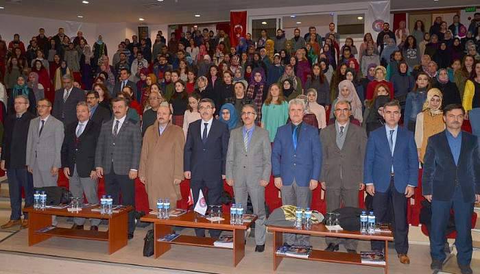  ÇOMÜ’de “Vefa Günleri Mehmet Akif Ersoy’un Hayatı” konferansı