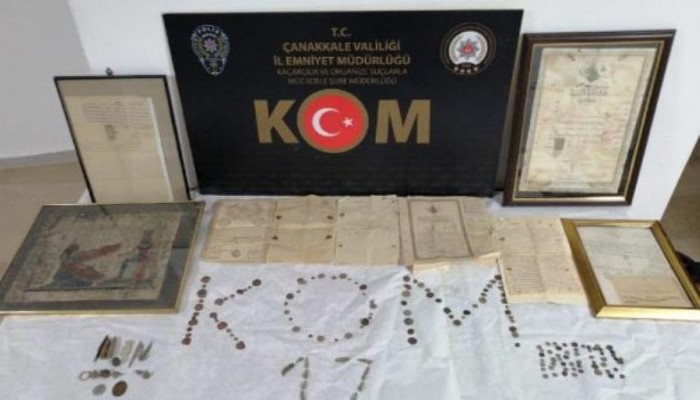 ÇANAKKALE'DE TARİHİ ESER OPERASYONU; TOP GÜLLESİ VE 123 SİKKE ELE GEÇİRİLDİ