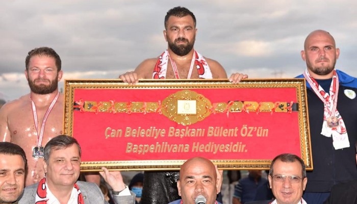 Çan Yağlı Güreşlerinin Şampiyonu Fatih Atlı Oldu