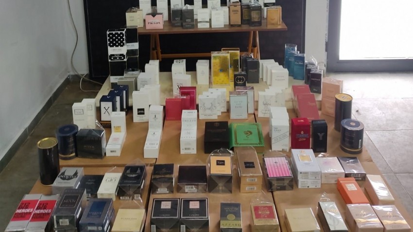 Çanakkale'de 135 gümrük kaçağı parfüm ele geçirildi