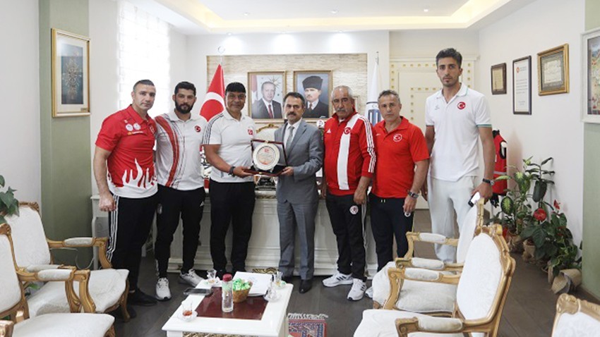 Yıldızlar Boks Milli Takım Antrenörlerinden Vali Aktaş’a ziyaret