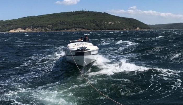 Çanakkale Boğazı’nda sürüklenen gemi kurtarıldı