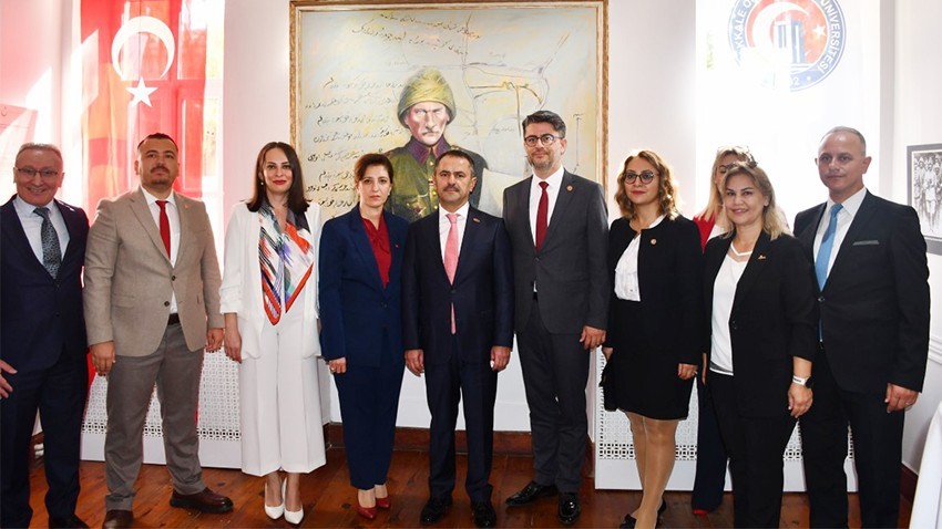 Çanakkale’den Cumhuriyete Anafartalar Kahramanı Mustafa Kemal Atatürk Sergisi açıldı