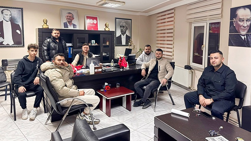 CHP Ezine Gençlik Kollarında Toplu İstifa