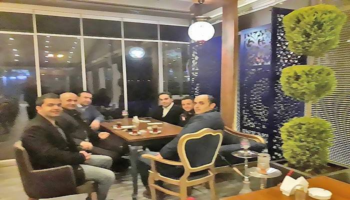 Arkadaşları İle Buluştu 