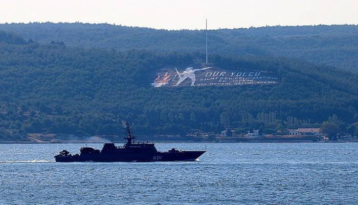 Rus askeri gemileri peş peşe Çanakkale Boğazı'ndan geçti (VİDEO)