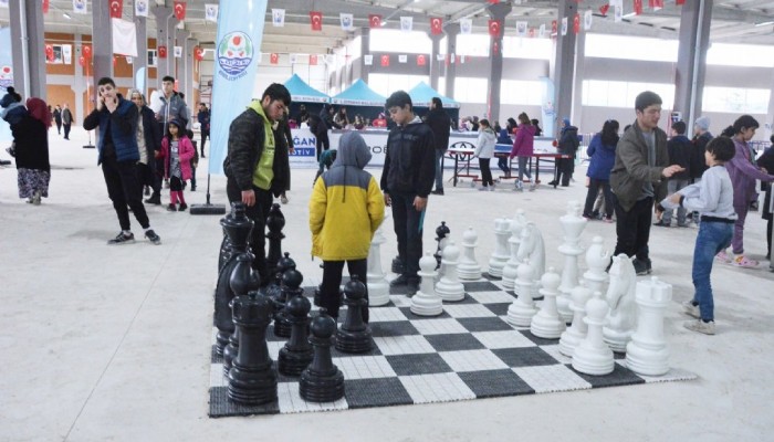 Lapseki’de Öğrenciler Tatilin Tadını Çıkarıyor