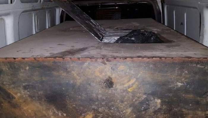 Diyarbakır’da ele geçirilen bomba yüklü minibüste 1 ton patlayıcı tespit edildi