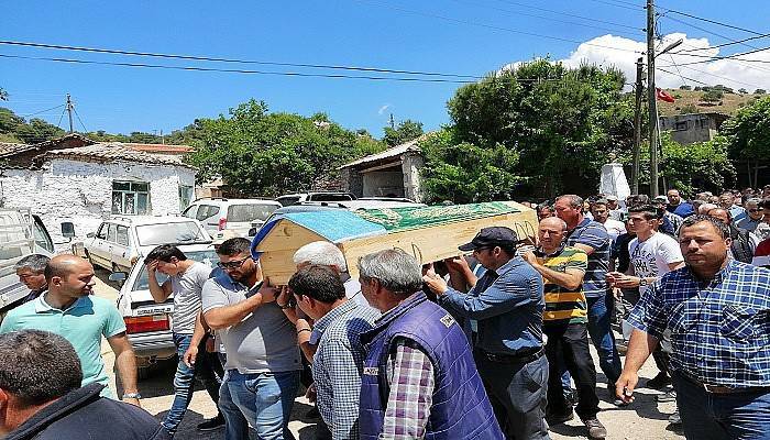 Ayvacık’ta denizde boğulan lise öğrencileri toprağa verildi