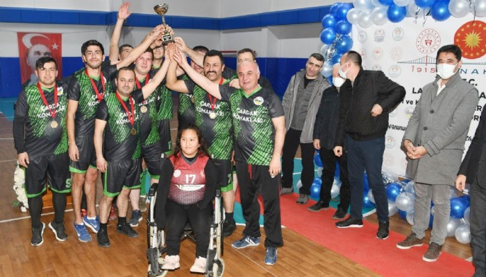 Kaymakamlık kupasında Şampiyon Çardak Belediyesi