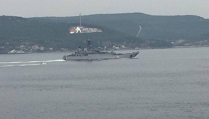 Rus savaş gemileri, peş peşe Çanakkale Boğazı'ndan geçti