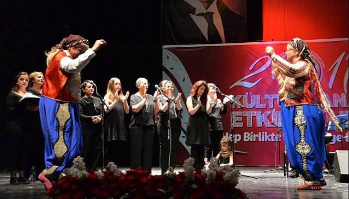 Gençleşen Türküler Konseri Mest Etti