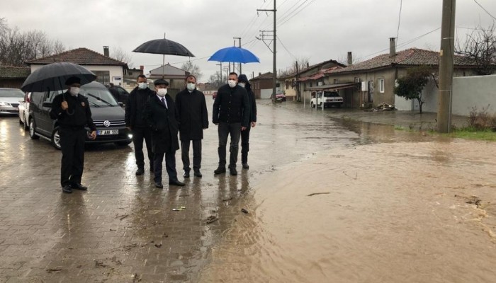 Vali Aktaş, Kocabaş Çayı taşan Biga’da İncelemelerde Bulundu