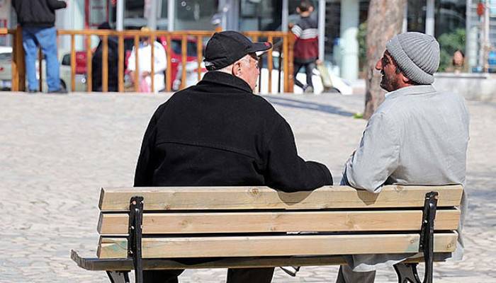 65 yaş ve üstü ile kronik rahatsızlığı olanlara sınırlandırma geldi