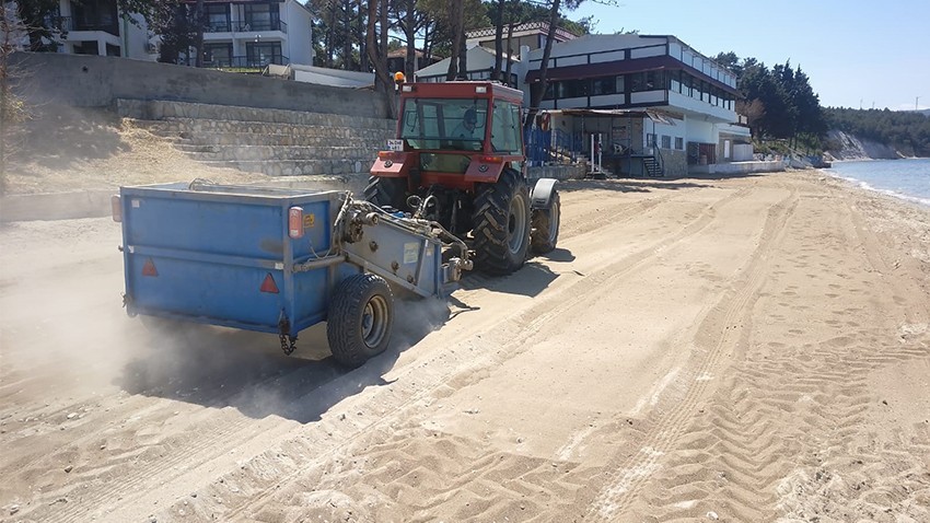 Sahiller ve sokaklarda temizlik devam ediyor