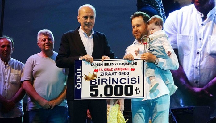 Kurtulmuş, Kiraz Festivali ödül töreni ve Zara konserine katıldı