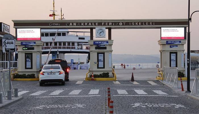 Çanakkale'de koronavirüs tedbirleri kapsamında feribot seferlerinin sayısı azaltıldı