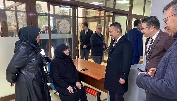 Vali Yenice’de temaslarda bulundu