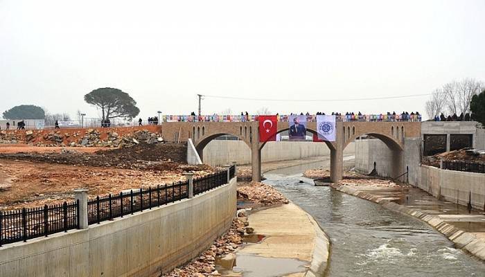 Biga'da Avcılar köprüsü araç ve yaya trafiğine açıldı