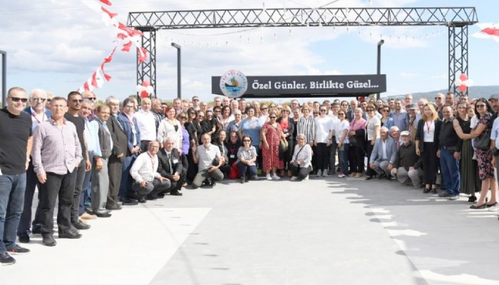 147 yeni üyeye Altı Oklu CHP rozeti taktılar