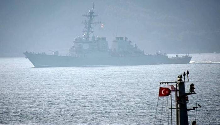 ABD savaş gemisi 'USS Ross' Çanakkale Boğazı’ndan geçti