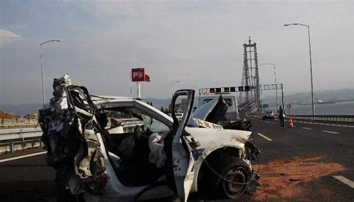Osmangazi Köprüsü’nde feci kaza: 1 polis şehit oldu