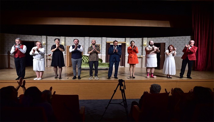 Kültür Merkezin’de sahnelenen ilk oyun ‘Karmakarışık’ beğeni topladı