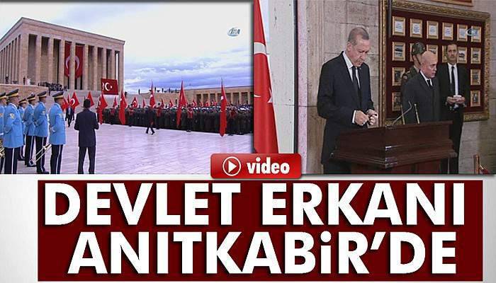 Devlet erkanı Ata'nın huzurunda