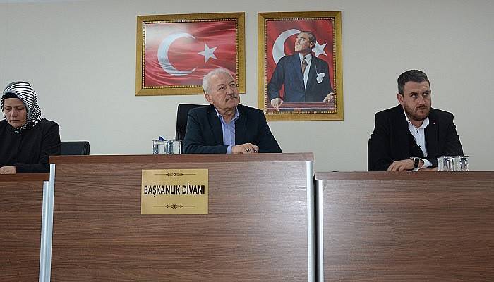 Başkan Yılmaz’dan CHP ve İyi Parti Belediye Meclis Üyelerine: “Daha Neyi Oyladığını Bilmiyorlar”