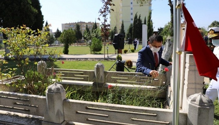 Hastane Bayırı Şehitliğinde Anma Programı