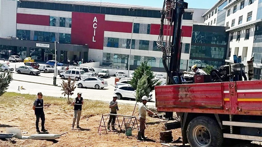Devlet Hastanesi'ne Ek Bina İçin Çalışmalar Başladı 