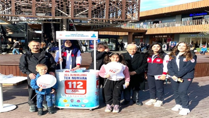 Vali Aktaş, 112 Acil Çağrı Merkezi Standını Ziyaret Etti