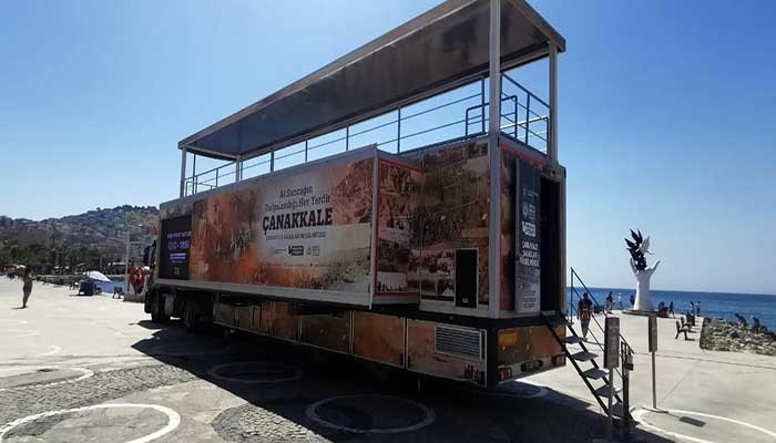 'Çanakkale Mobil Müze Tırı' Kuşadası'nda ziyarete açıldı (VİDEO)