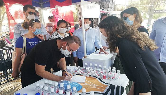 Turan, pazarda üye kaydı yaptı