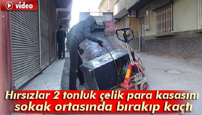  Hırsızlar 2 tonluk çelik para kasasını sokak ortasında bırakıp kaçtı