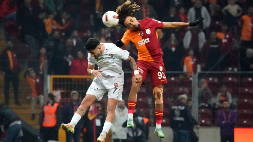 Galatasaray’da derbi öncesi sarı kart sınırındakilerde kart görmedi