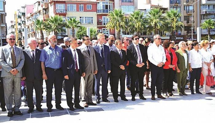 Çifte Törende, Şanlı Bayrağı Unuttular…!