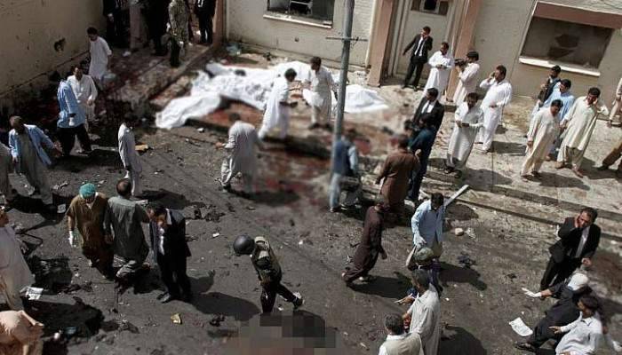 Pakistan’da Hastaneye Bombalı Saldırı