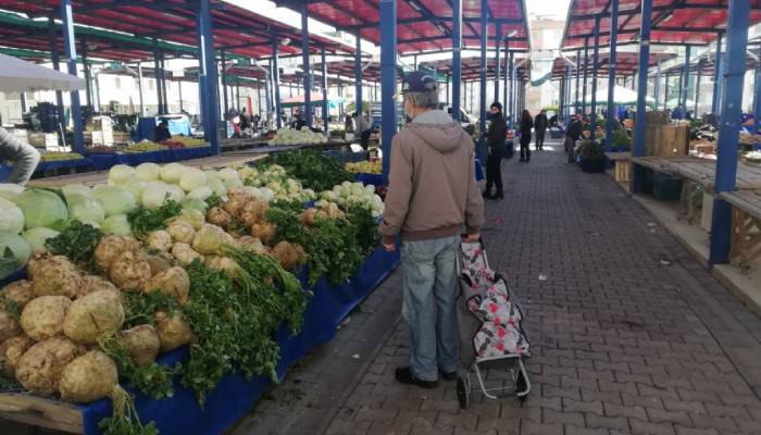 Esenler pazarı sakin geçti