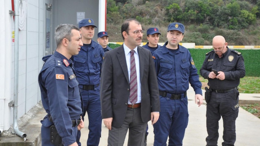 Biga Kaymakamı Erdinç Dolu, Sahil Güvenlik Kolluk Destek Tim Komutanlığını Ziyaret Etti