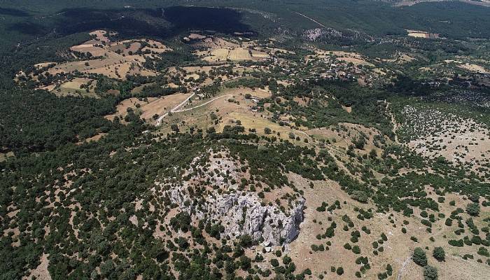 Defineciler Kebrene’yi delik deşik etti