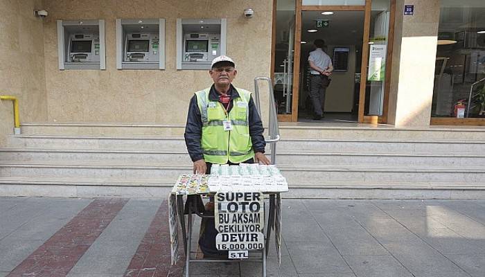 Bir Günlük Gelirini  Mehmetçik Vakfı’na Bağışlayacak