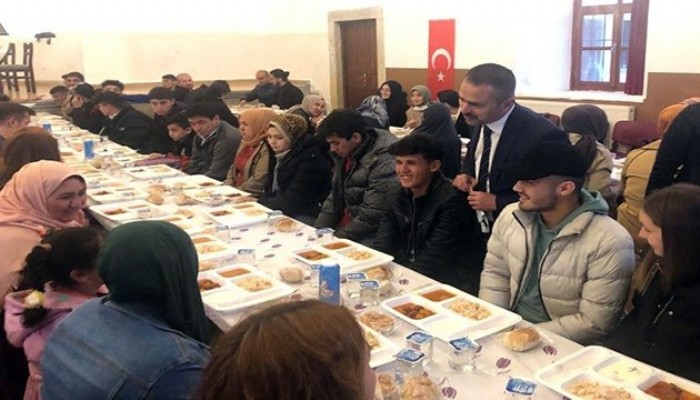 Vali Aktaş, iftar programında vatandaşlarla buluştu