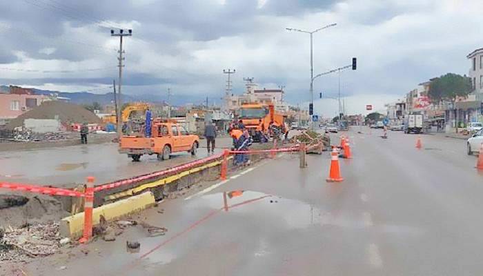 Sel felaketine köprü demirleri sebep oldu iddiası 