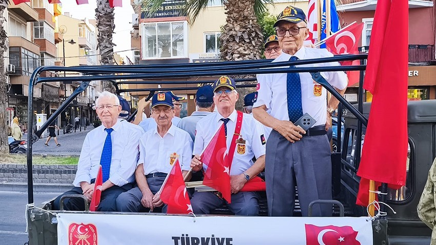 Kıbrıs Barış Harekâtı'nın 52. Yılı Törenle Kutlandı