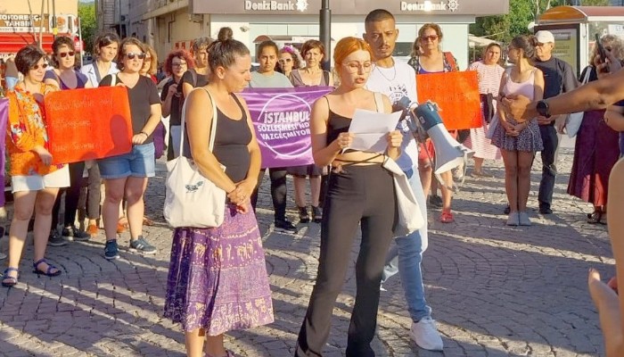 Çanakkaleli Kadınlar Pınar Gültekin Davasında Çıkan Karar Tepki Gösterdi