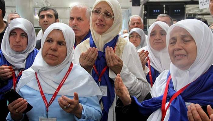 Hacı adayları kutsal topraklara dualarla uğurlandı