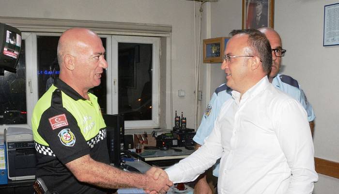 Turan’dan çat kapı ziyaret